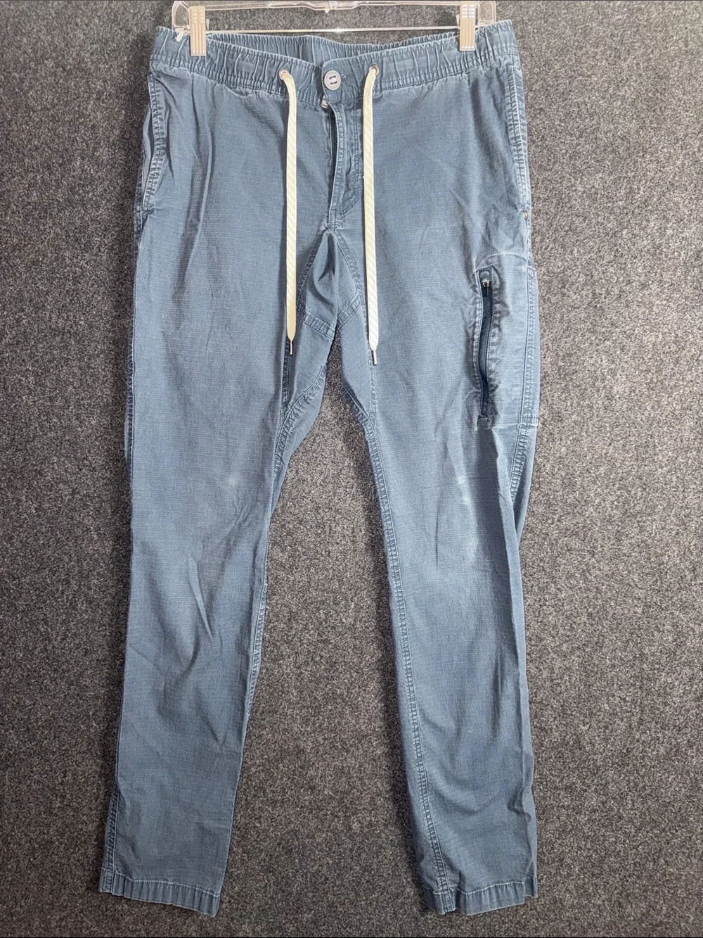 Vuori Men's Slate Blue Cargo Jogger Pants with Drawstring